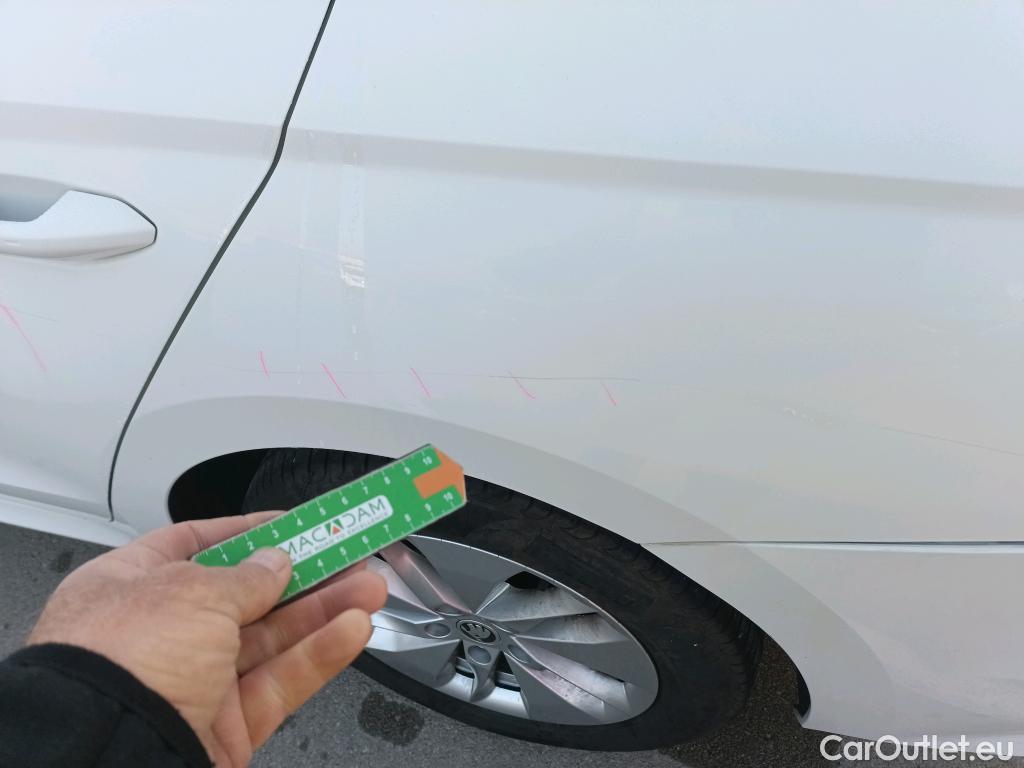  Skoda  Octavia SKODA  / 2020 / 5P / familiar Combi 2.0 TDI 85kW(115CV) DSG Ambition #13