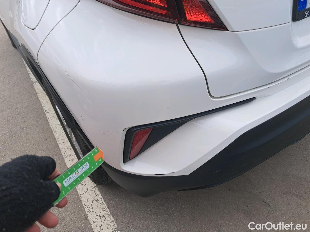  Toyota  C-HR TOYOTA  / 2019 / 5P / todoterreno 1.8 125H Active #57