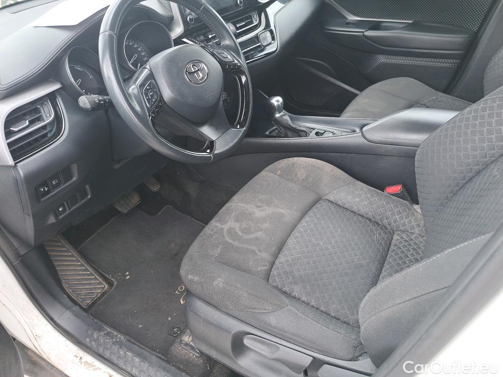  Toyota  C-HR TOYOTA  / 2019 / 5P / todoterreno 1.8 125H Active #40