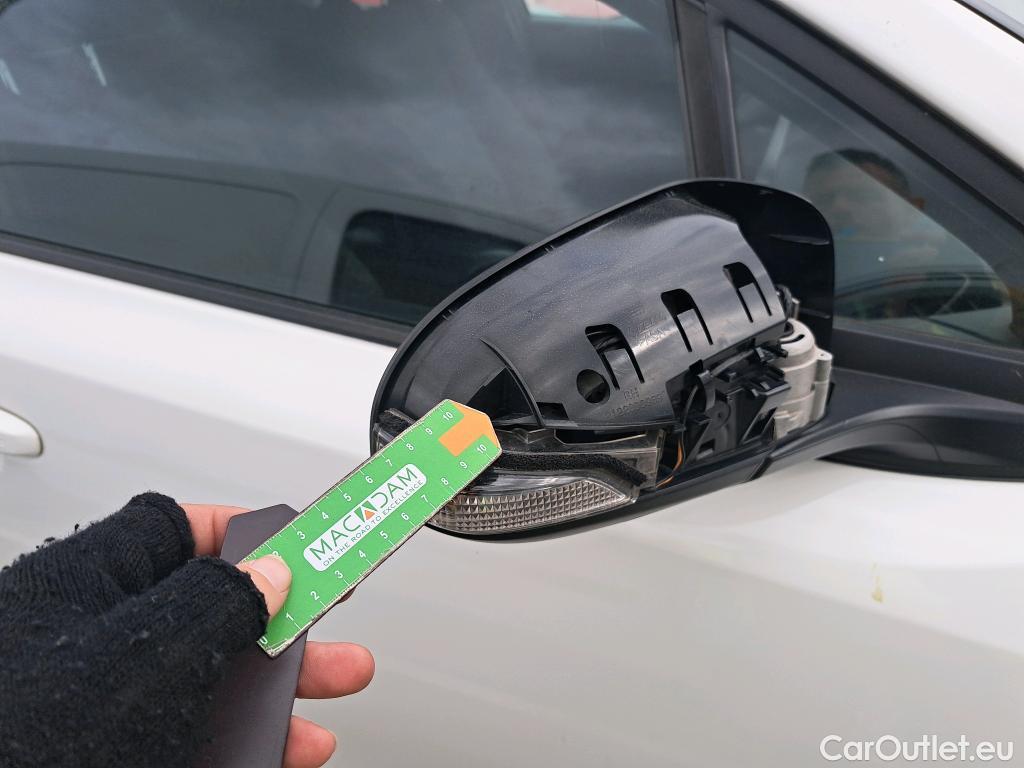  Toyota  C-HR TOYOTA  / 2019 / 5P / todoterreno 1.8 125H Active #56