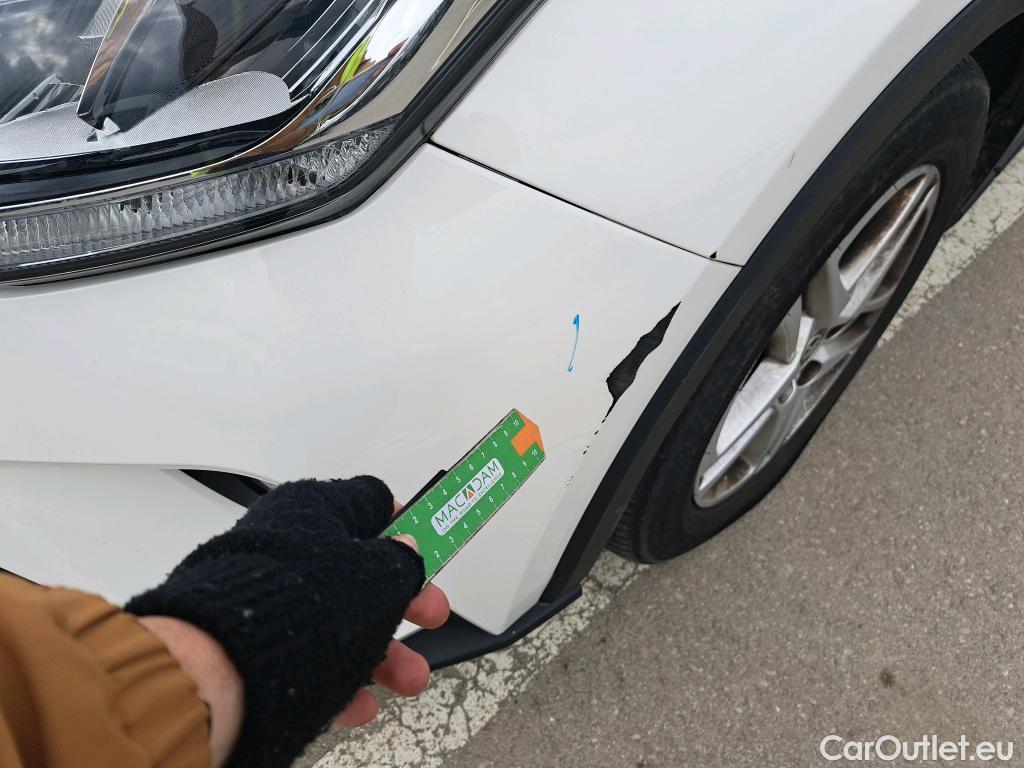  Toyota  C-HR TOYOTA  / 2019 / 5P / todoterreno 1.8 125H Active #60