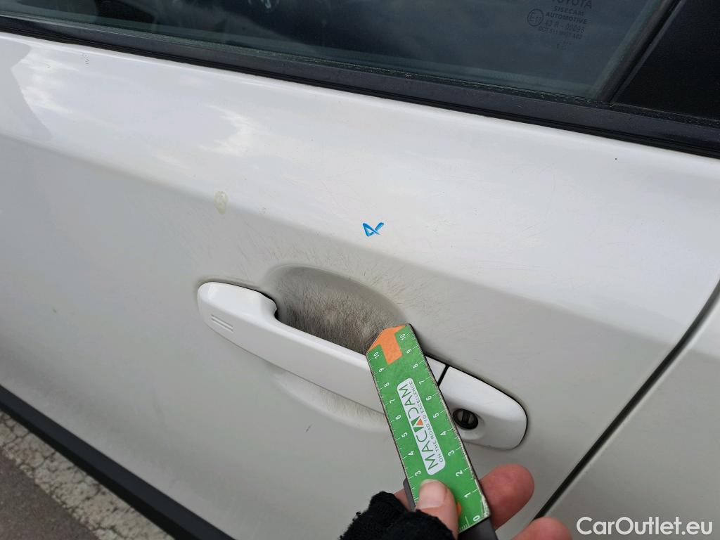  Toyota  C-HR TOYOTA  / 2019 / 5P / todoterreno 1.8 125H Active #30