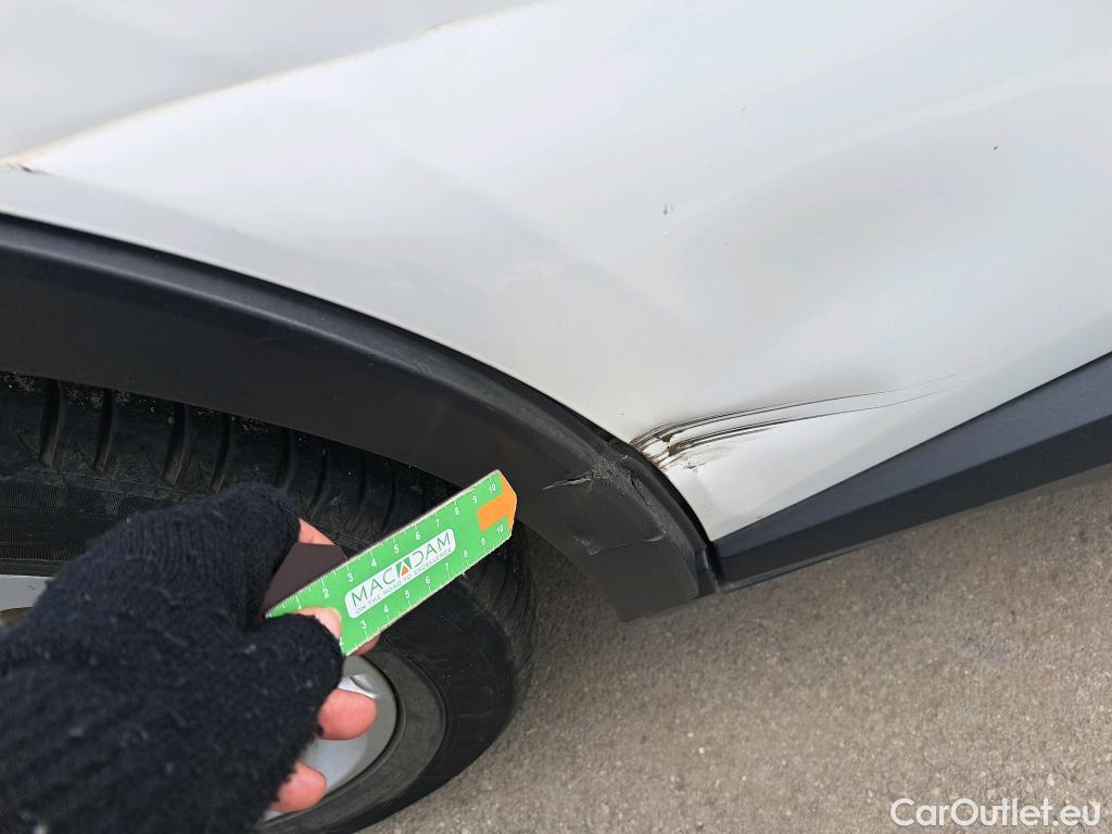  Toyota  C-HR TOYOTA  / 2019 / 5P / todoterreno 1.8 125H Active #28