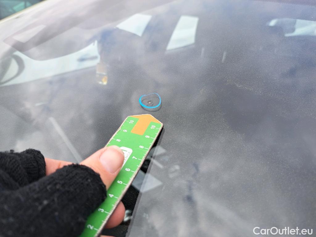  Toyota  C-HR TOYOTA  / 2019 / 5P / todoterreno 1.8 125H Active #2