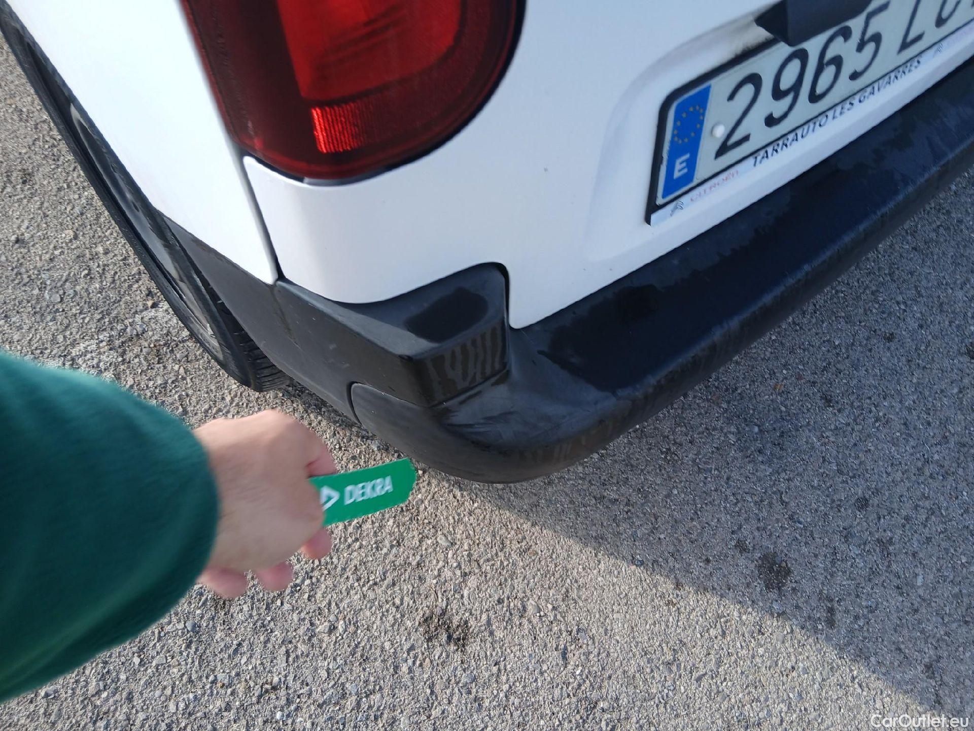  Citroen  Berlingo CITROEN  / 2018 / 4P / combi Talla M BlueHDi 100 LIVE (AC) #16