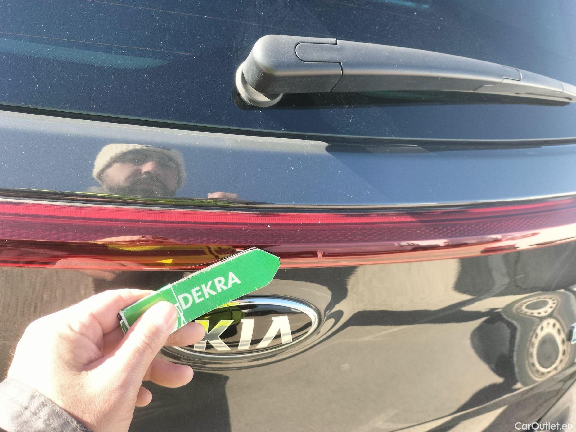  KIA  Sportage KIA  1.6MHEV Drive 100kW(136CV) 4x2(Crist Tintados) #37