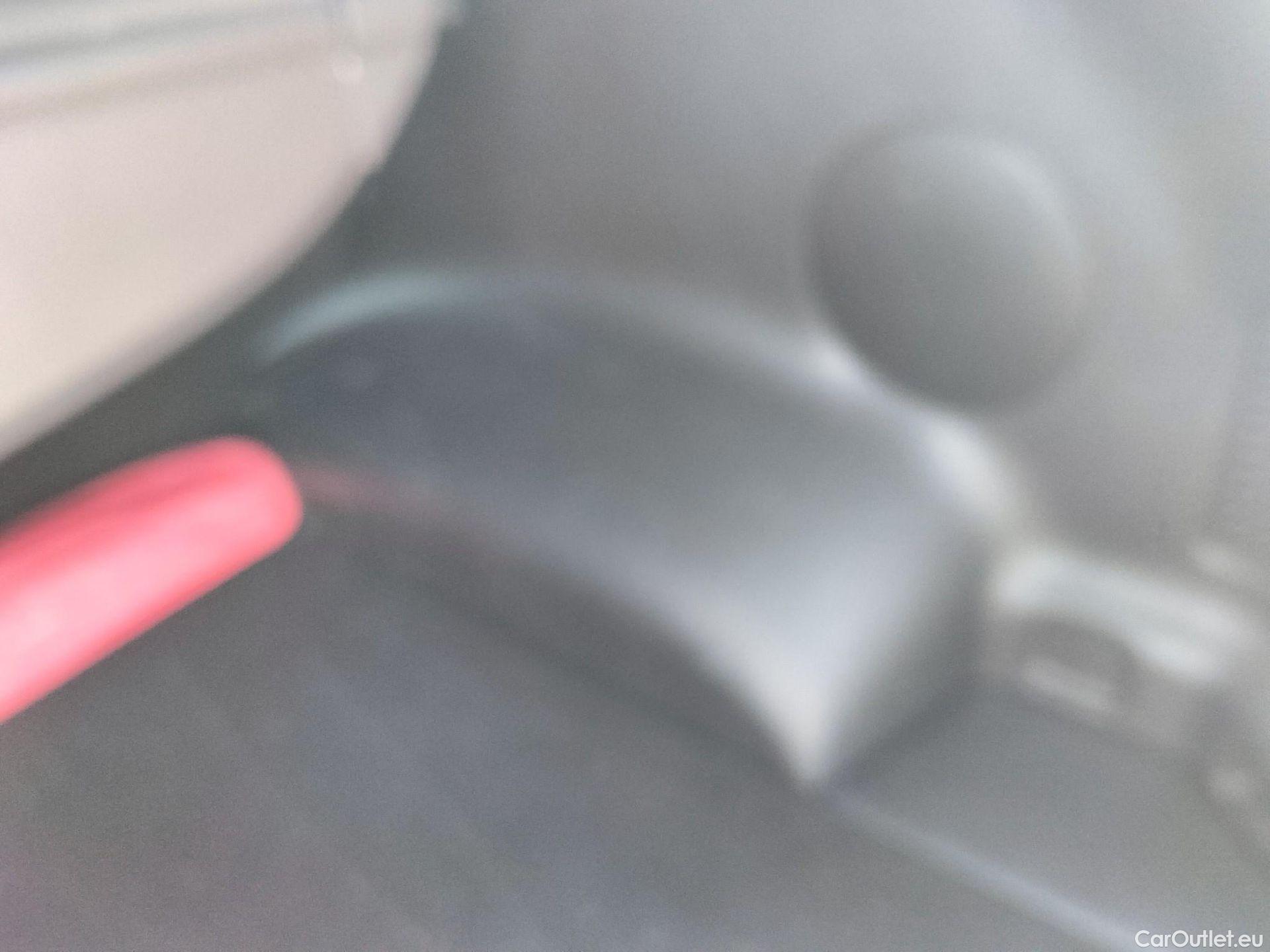  KIA  Sportage KIA  1.6MHEV Drive 100kW(136CV) 4x2(Crist Tintados) #45