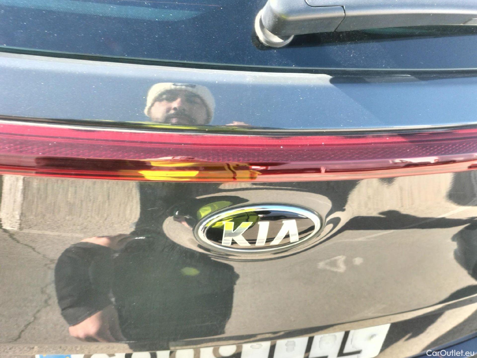  KIA  Sportage KIA  1.6MHEV Drive 100kW(136CV) 4x2(Crist Tintados) #35