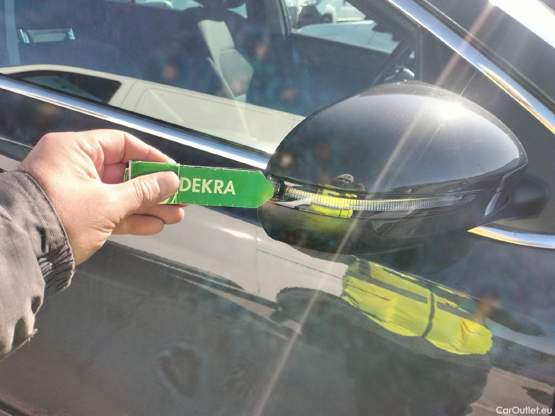  KIA  Sportage KIA  1.6MHEV Drive 100kW(136CV) 4x2(Crist Tintados) #53