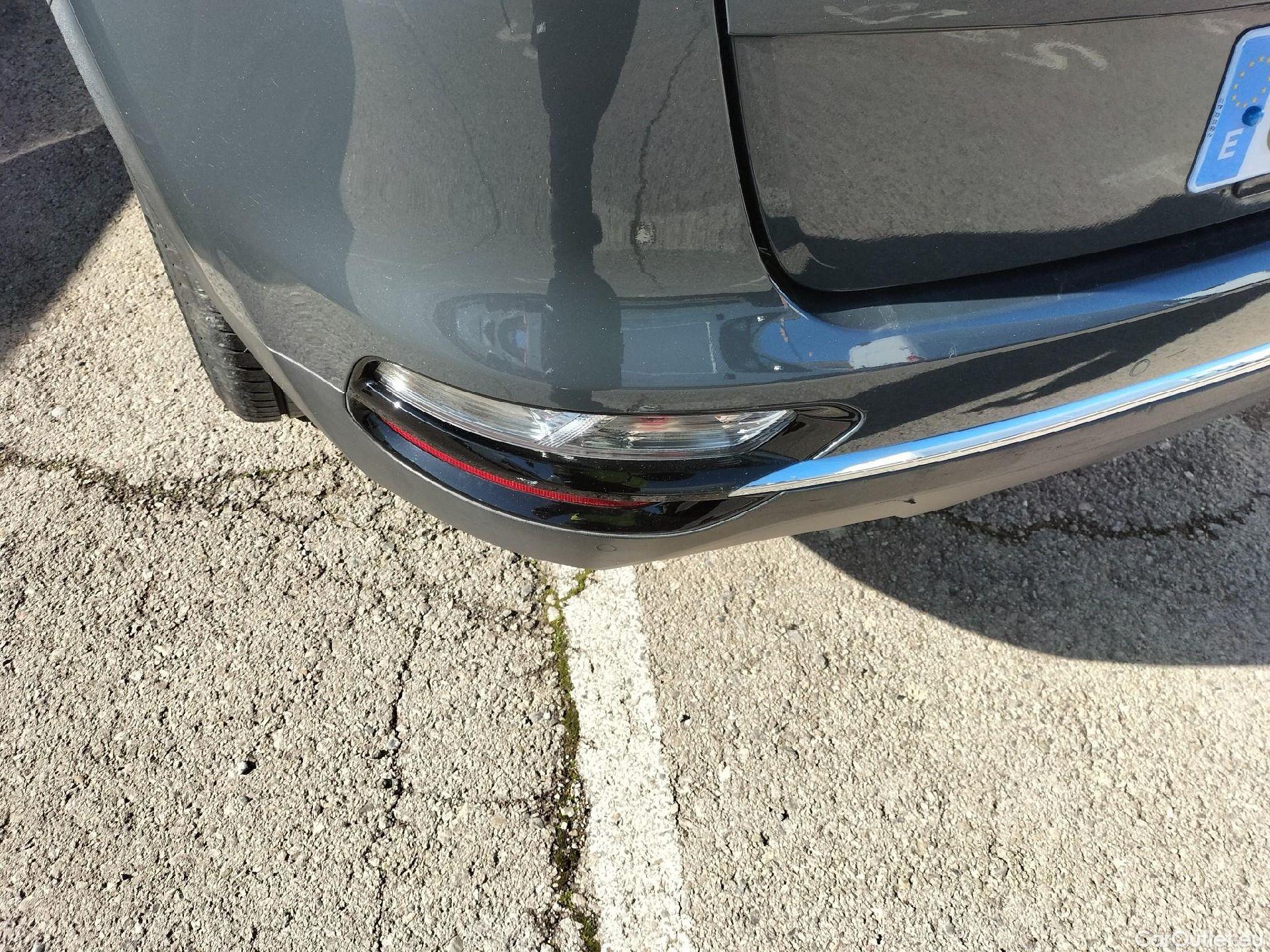  KIA  Sportage KIA  1.6MHEV Drive 100kW(136CV) 4x2(Crist Tintados) #30