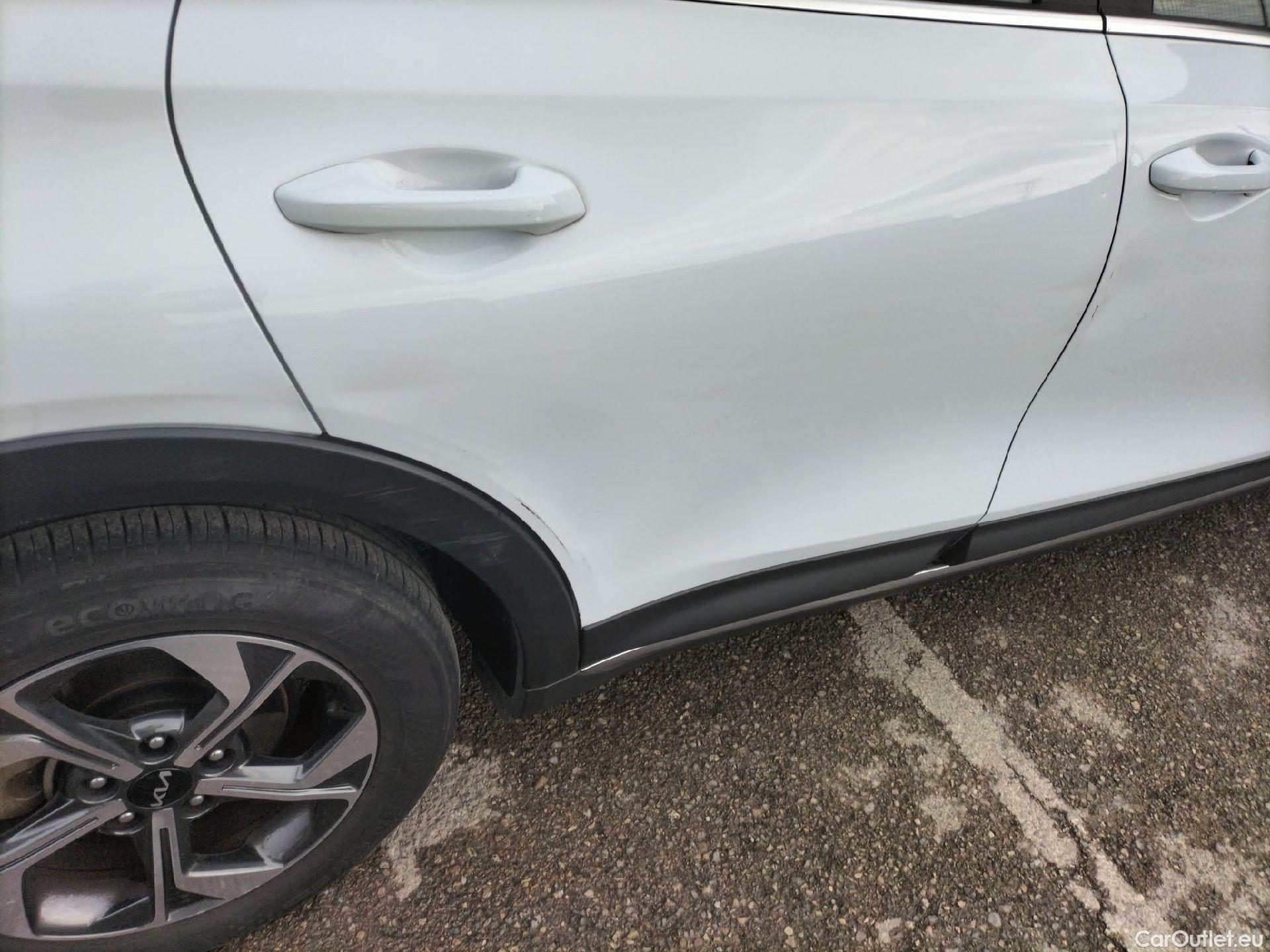  KIA  XCeed KIA  / 2022 / 5P / todoterreno 1.0 T-GDi Drive 88kW (120CV) #38