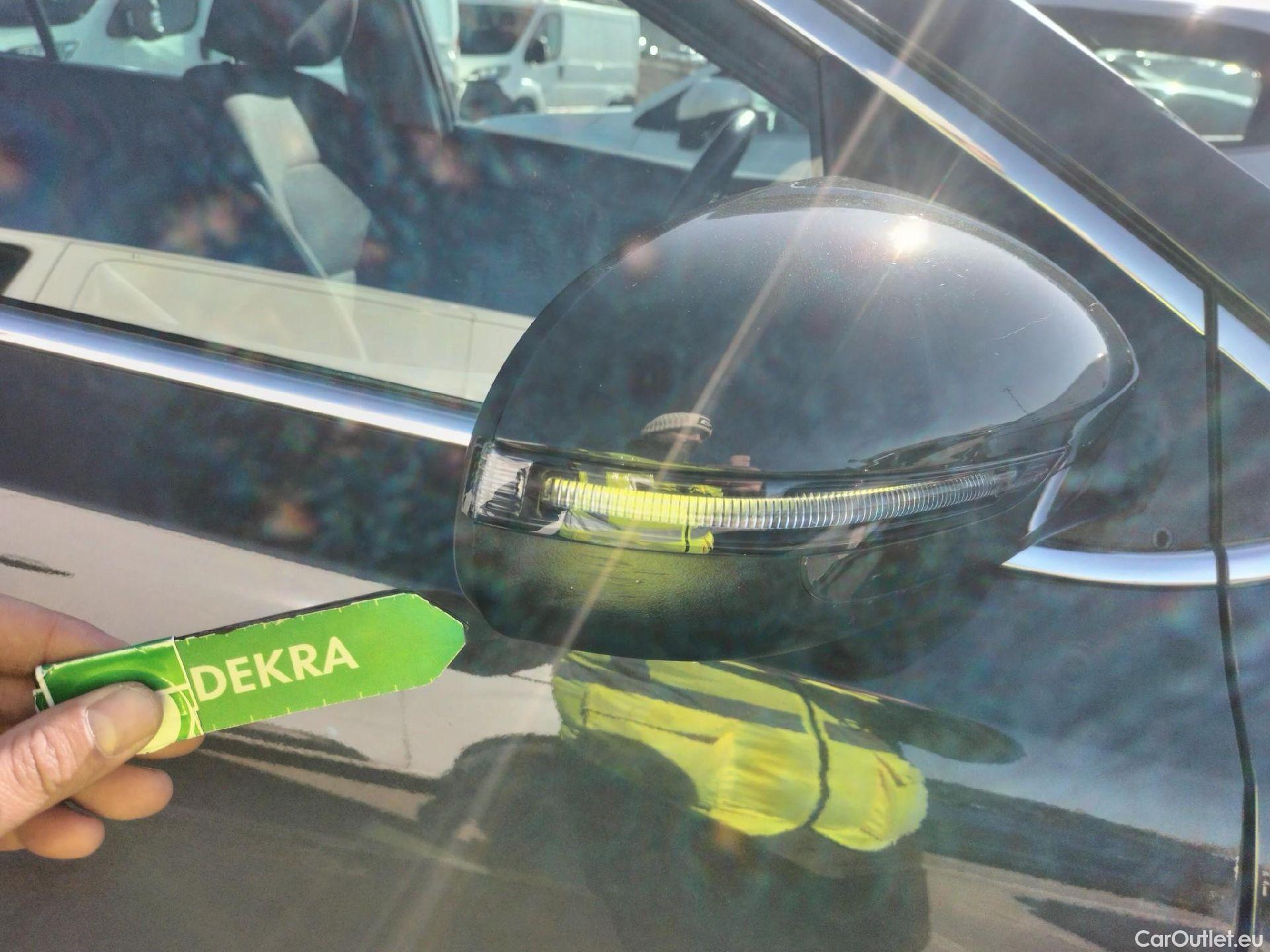  KIA  Sportage KIA  1.6MHEV Drive 100kW(136CV) 4x2(Crist Tintados) #55