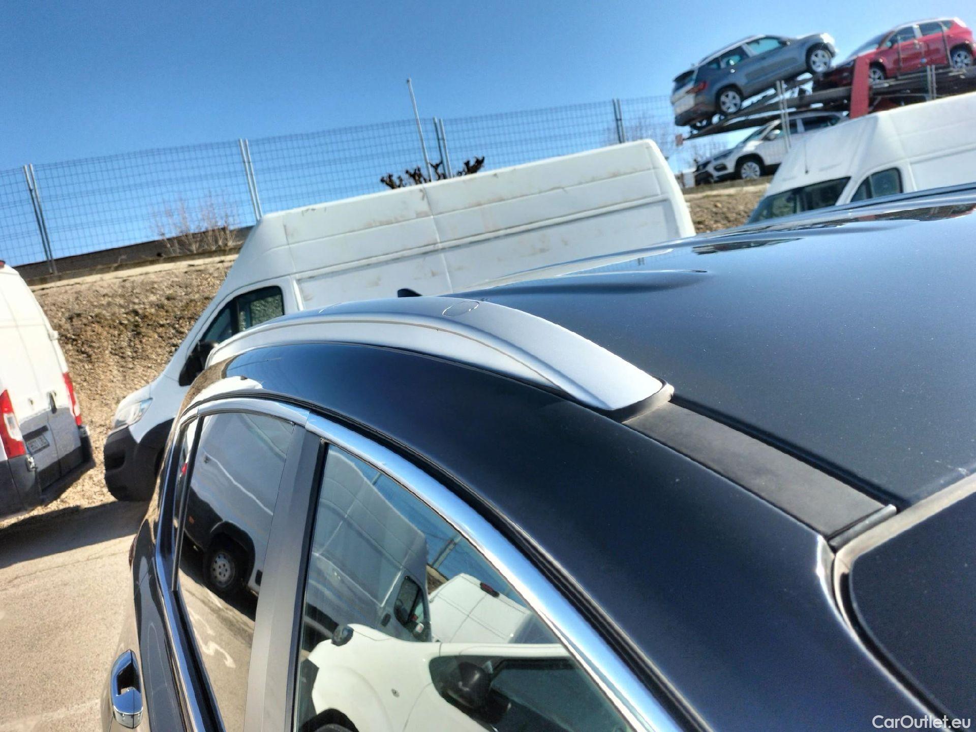  KIA  Sportage KIA  1.6MHEV Drive 100kW(136CV) 4x2(Crist Tintados) #59