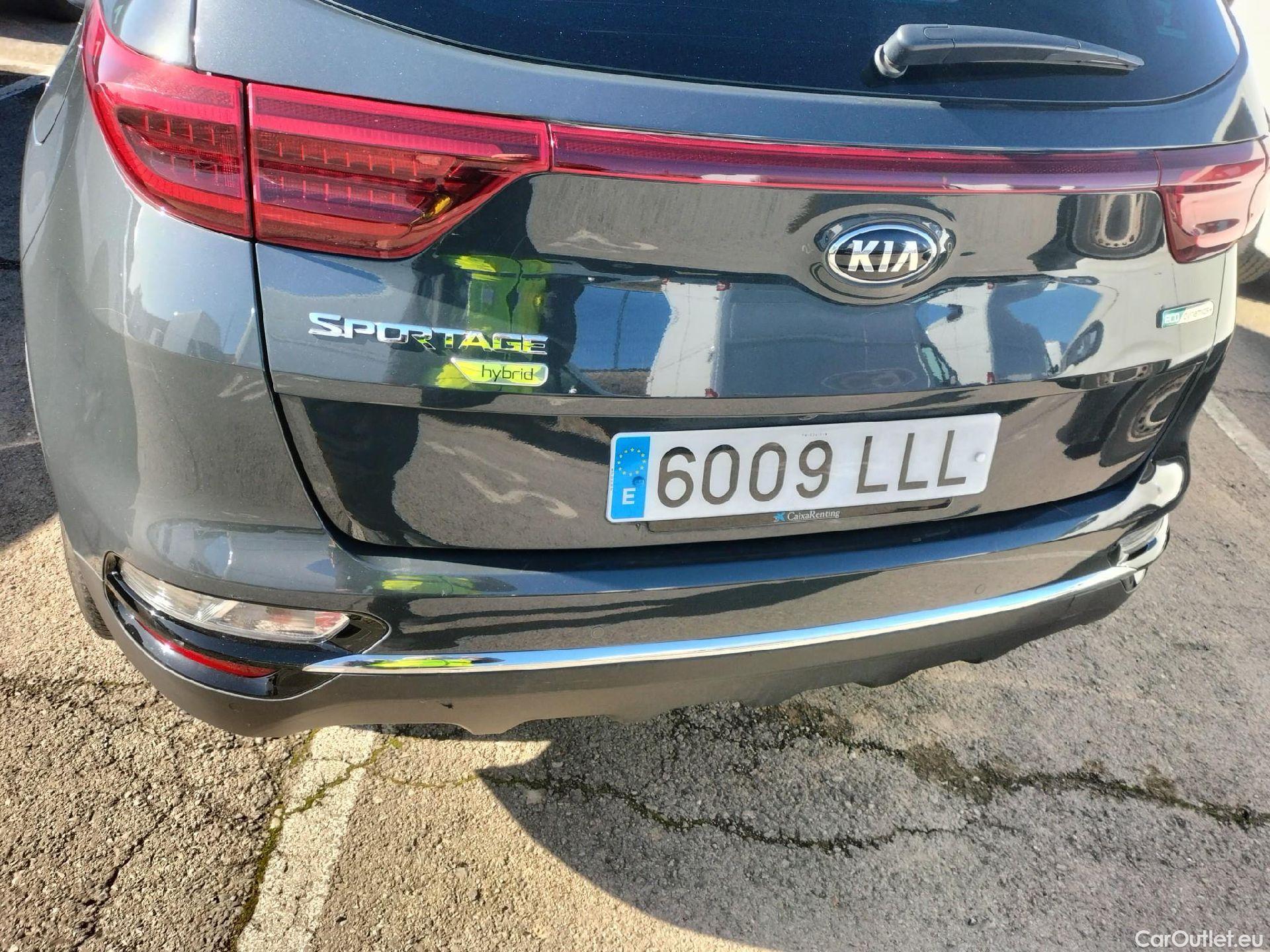  KIA  Sportage KIA  1.6MHEV Drive 100kW(136CV) 4x2(Crist Tintados) #36