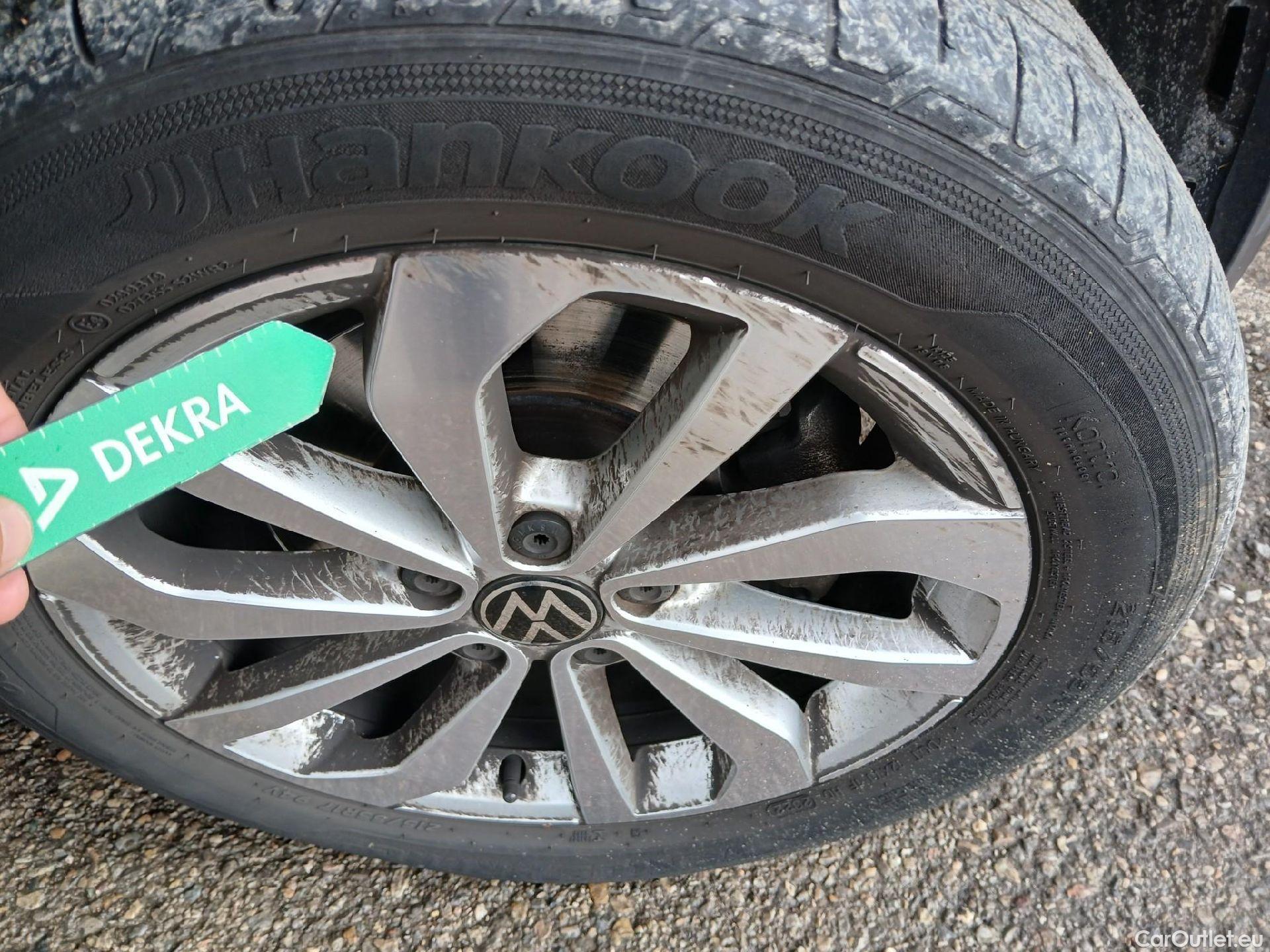  Volkswagen  T-ROC VOLKSWAGEN  / 2021 / 5P / todoterreno Life 2.0 TDI 110kW (150CV) DSG #30