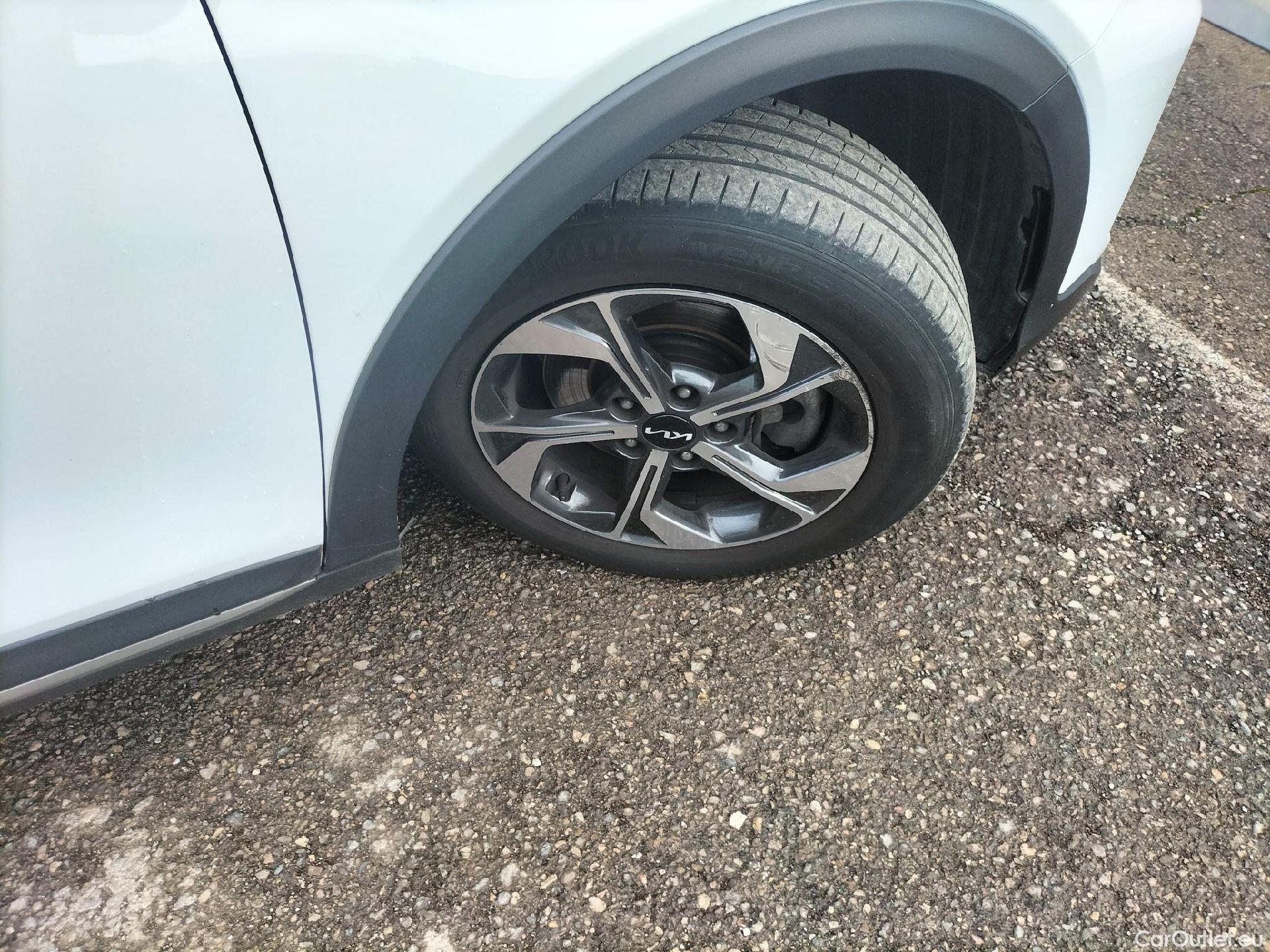  KIA  XCeed KIA  / 2022 / 5P / todoterreno 1.0 T-GDi Drive 88kW (120CV) #41