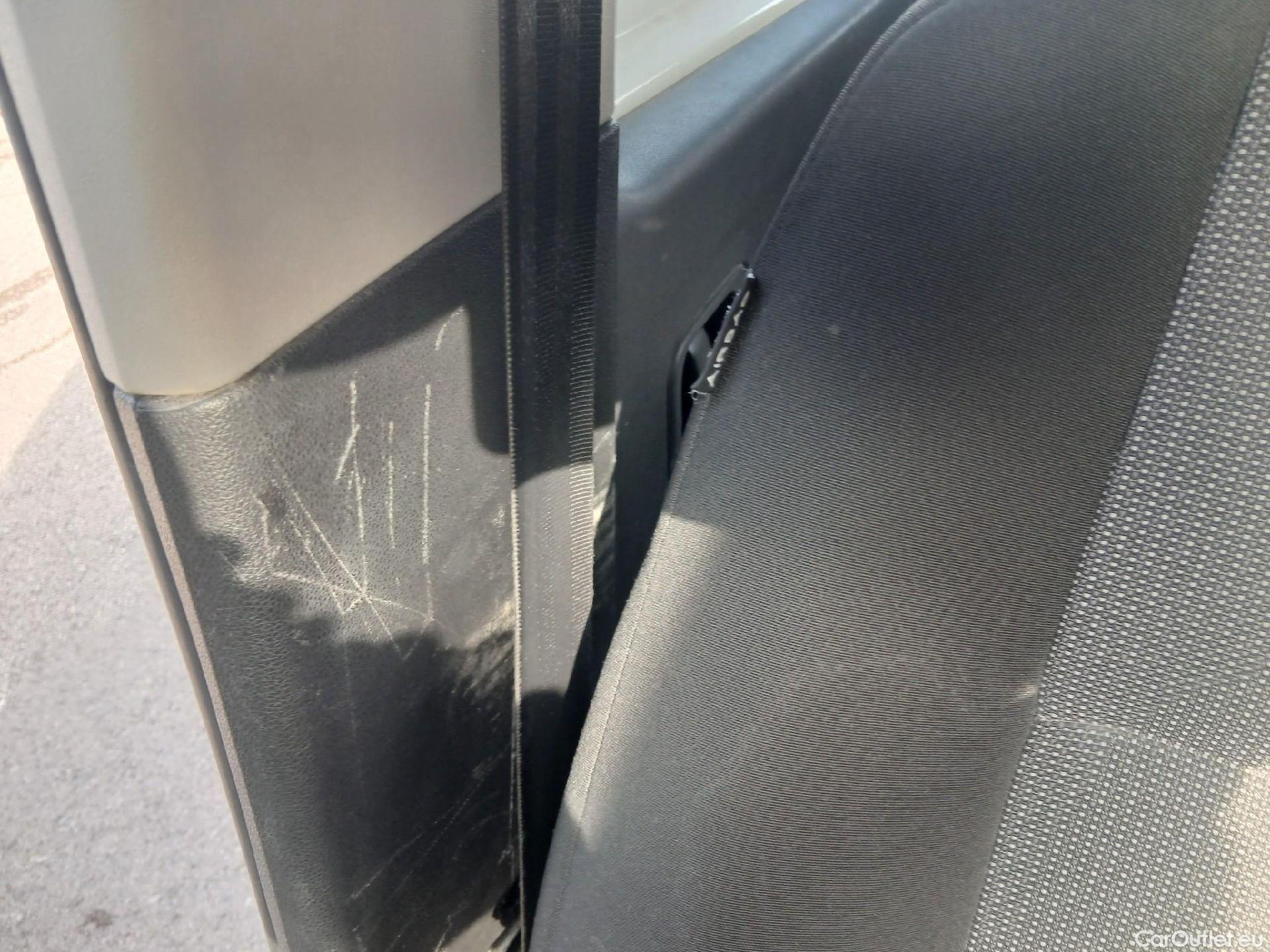  Citroen  Berlingo CITROEN  / 2018 / 4P / combi Talla M BlueHDi 100 LIVE (AC) #31