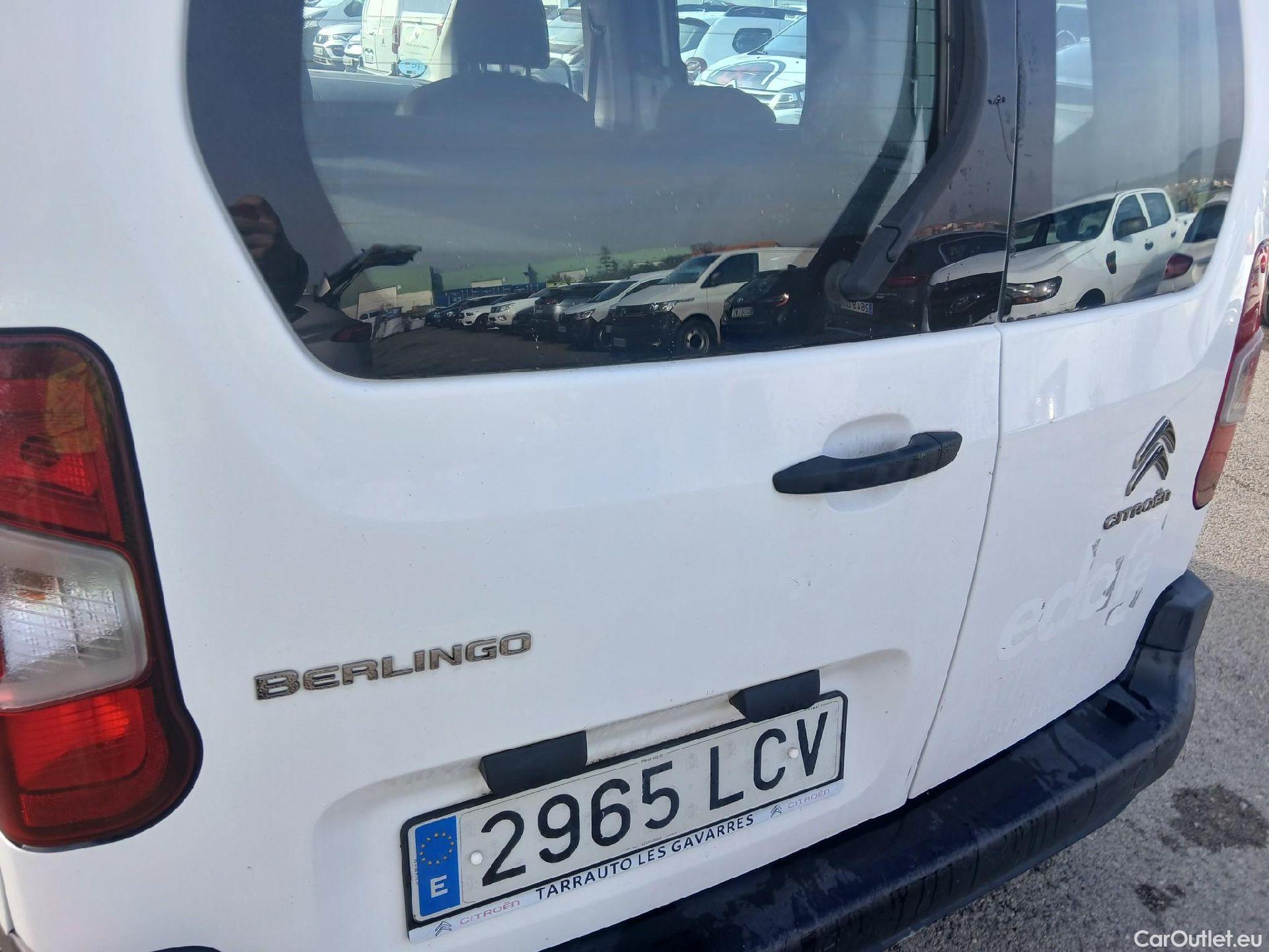  Citroen  Berlingo CITROEN  / 2018 / 4P / combi Talla M BlueHDi 100 LIVE (AC) #18
