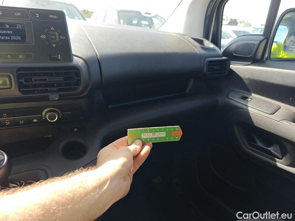  Opel  Combo OPEL  / 2018 / 3P / furgón derivado de turismo 1.6 TD 55kW (75CV) Express L H1 650kg #61