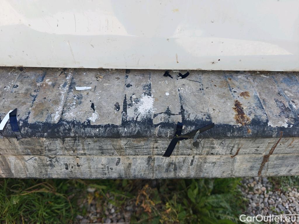  Renault  Trafic RENAULT  / 2019 / 4P / furgón Furgón 27 L1H1 Energy BluedCi 88 kW #75