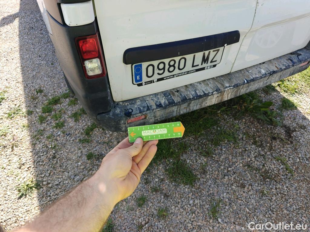  Renault  Trafic RENAULT  / 2019 / 4P / furgón Furgón 27 L1H1 Energy BluedCi 88 kW #72