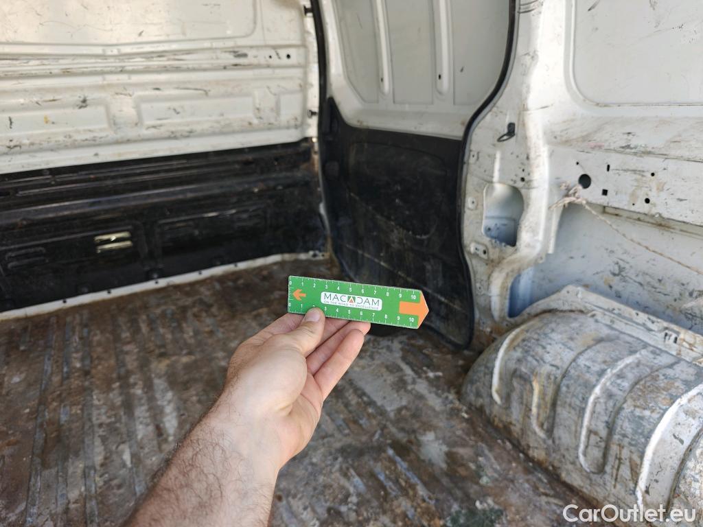  Renault  Trafic RENAULT  / 2019 / 4P / furgón Furgón 27 L1H1 Energy BluedCi 88 kW #9