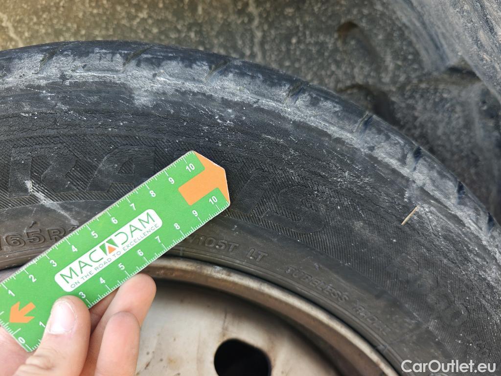  Renault  Trafic RENAULT  / 2019 / 4P / furgón Furgón 27 L1H1 Energy BluedCi 88 kW #102