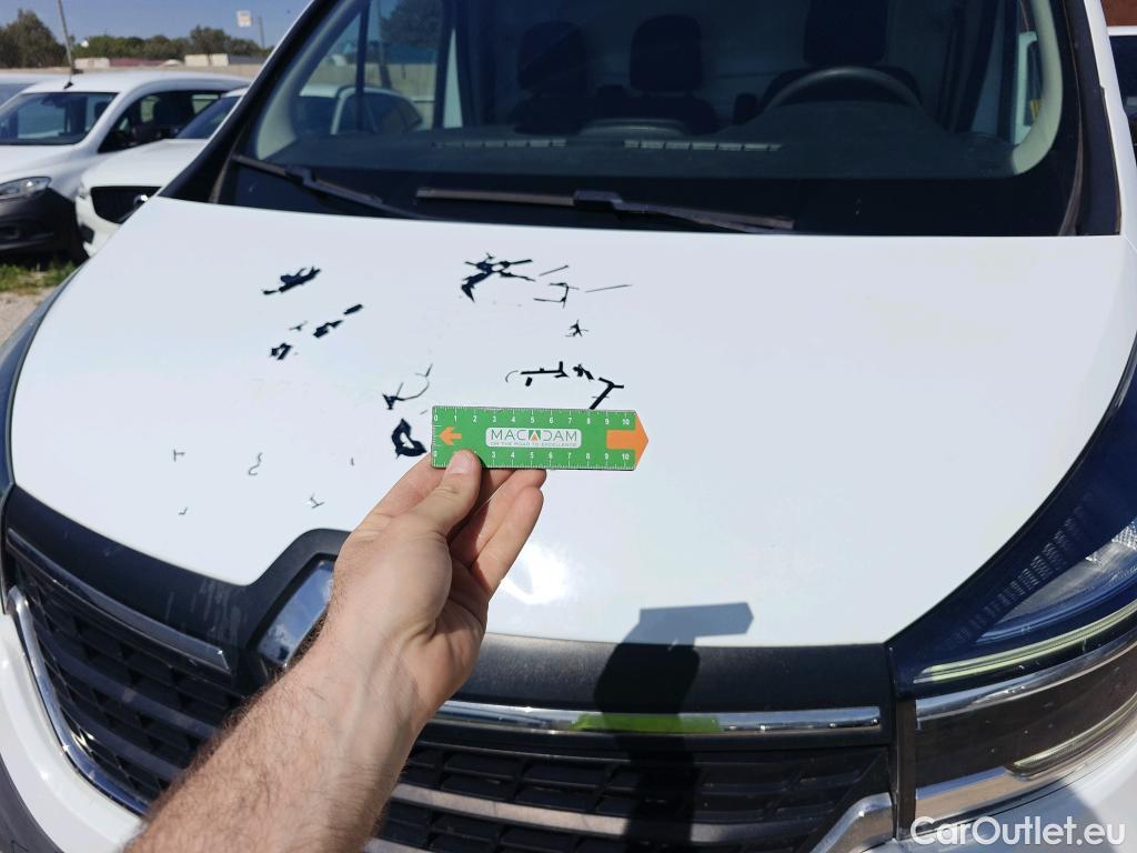  Renault  Trafic RENAULT  / 2019 / 4P / furgón Furgón 27 L1H1 Energy BluedCi 88 kW #93