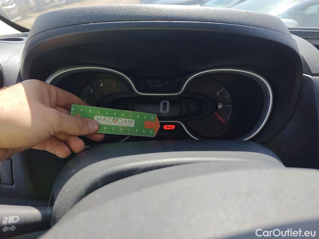  Renault  Trafic RENAULT  / 2019 / 4P / furgón Furgón 27 L1H1 Energy BluedCi 88 kW #101