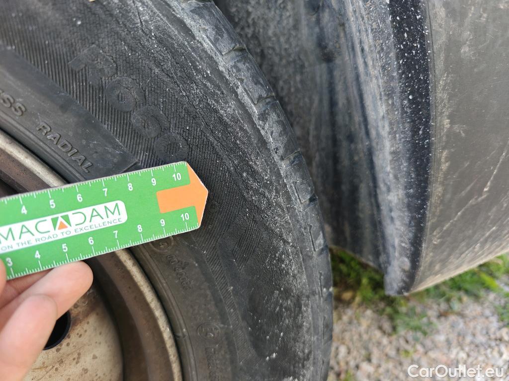  Renault  Trafic RENAULT  / 2019 / 4P / furgón Furgón 27 L1H1 Energy BluedCi 88 kW #103