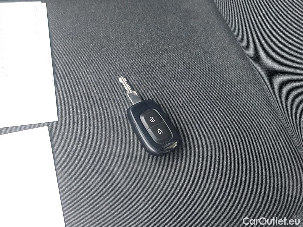  Land Rover  Discovery DACIA Duster / 2018 / 5P / furgón derivado de turismo Essential TCE 74kW(100CV) ECO-G 4X2 (furgón) #2