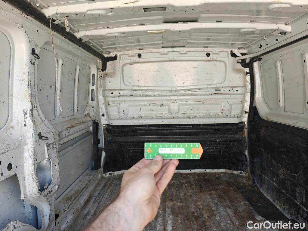  Renault  Trafic RENAULT  / 2019 / 4P / furgón Furgón 27 L1H1 Energy BluedCi 88 kW #53