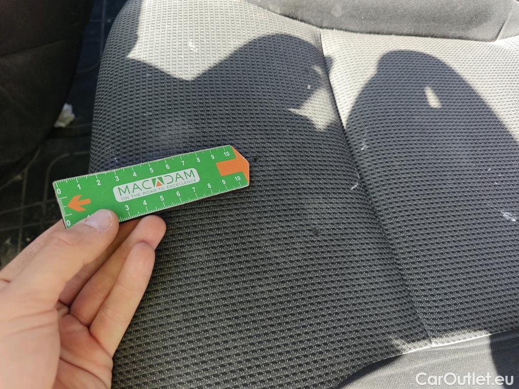  Renault  Trafic RENAULT  / 2019 / 4P / furgón Furgón 27 L1H1 Energy BluedCi 88 kW #67