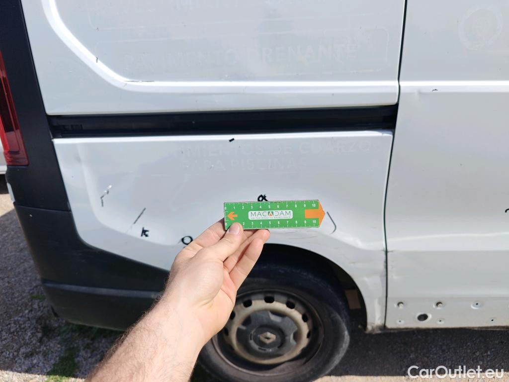  Renault  Trafic RENAULT  / 2019 / 4P / furgón Furgón 27 L1H1 Energy BluedCi 88 kW #4