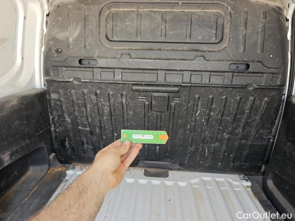  Opel  Combo OPEL  / 2018 / 3P / furgón derivado de turismo 1.6 TD 55kW (75CV) Express L H1 650kg #44