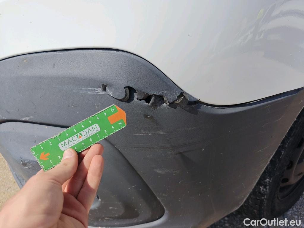  Renault  Trafic RENAULT  / 2019 / 4P / furgón Furgón 27 L1H1 Energy BluedCi 88 kW #38