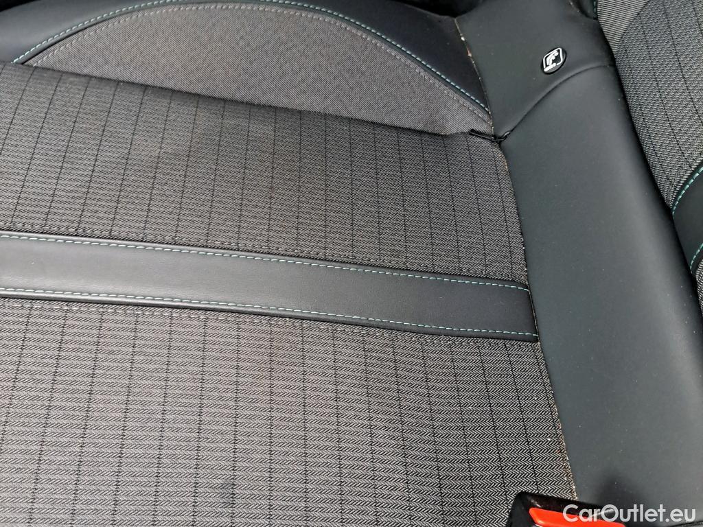  Peugeot  2008 PEUGEOT  / 2019 / 5P / todoterreno Allure Pack BlueHDI 81kW (110CV) #13