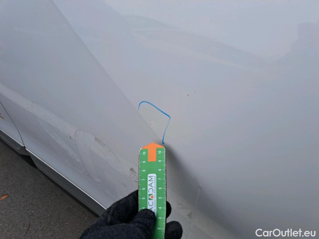  Peugeot  2008 PEUGEOT  / 2019 / 5P / todoterreno Allure BlueHDI 81kW (110CV) #18