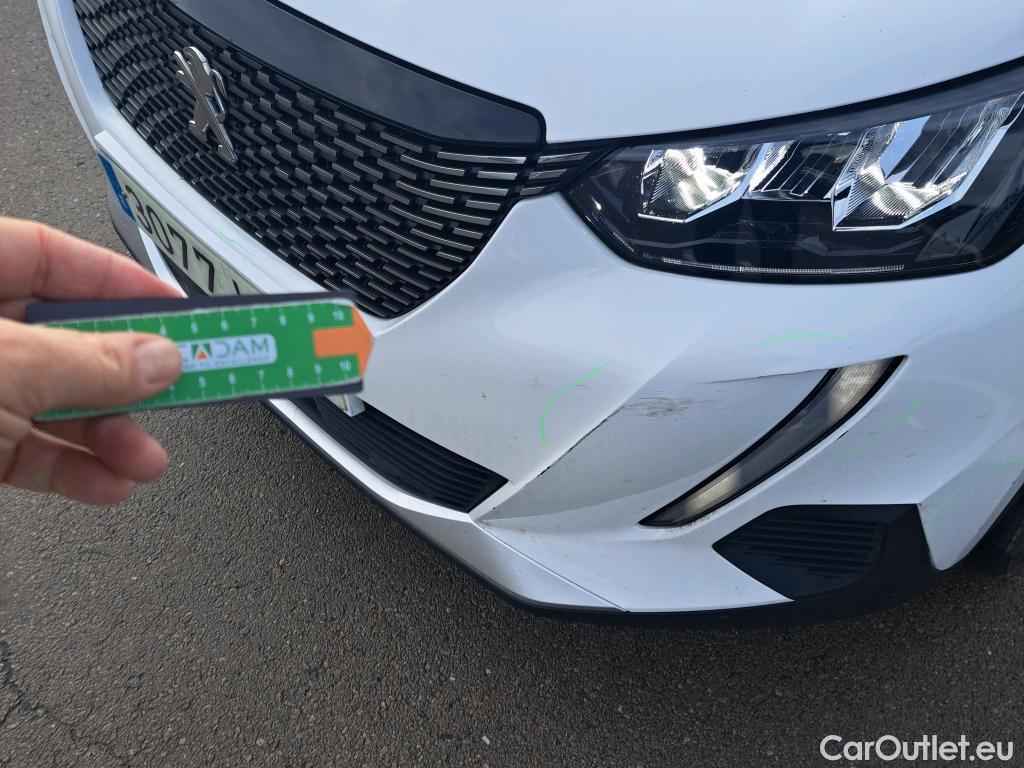  Peugeot  2008 PEUGEOT  / 2019 / 5P / todoterreno Allure Pack BlueHDI 81kW (110CV) #14