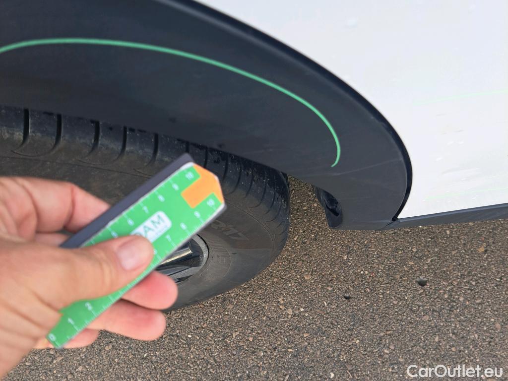  Peugeot  2008 PEUGEOT  / 2019 / 5P / todoterreno Allure Pack BlueHDI 81kW (110CV) #50