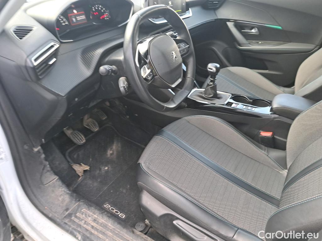  Peugeot  2008 PEUGEOT  / 2019 / 5P / todoterreno Allure BlueHDI 81kW (110CV) #16