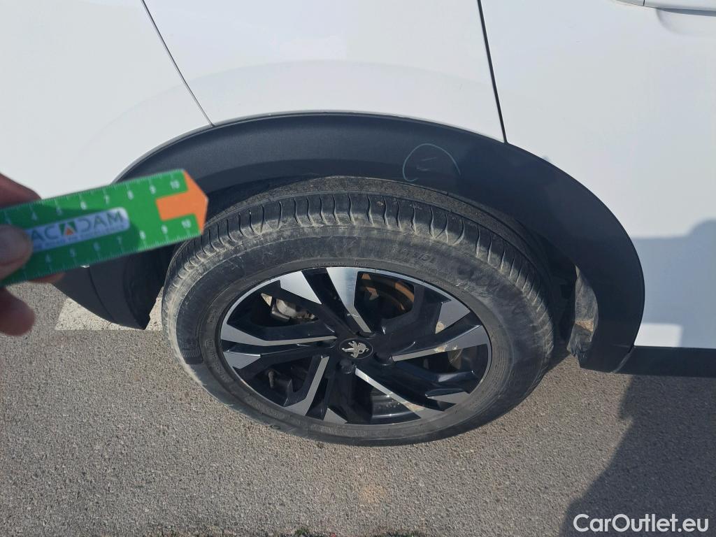  Peugeot  2008 PEUGEOT  / 2019 / 5P / todoterreno Allure Pack BlueHDI 81kW (110CV) #15