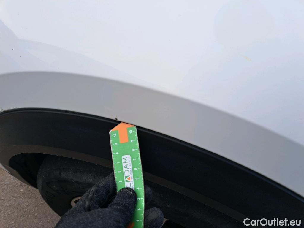  Peugeot  2008 PEUGEOT  / 2019 / 5P / todoterreno Allure BlueHDI 81kW (110CV) #34