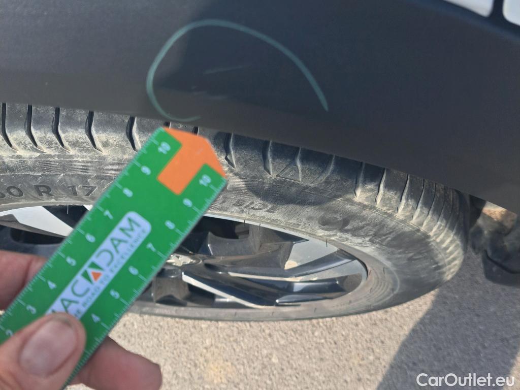  Peugeot  2008 PEUGEOT  / 2019 / 5P / todoterreno Allure Pack BlueHDI 81kW (110CV) #16