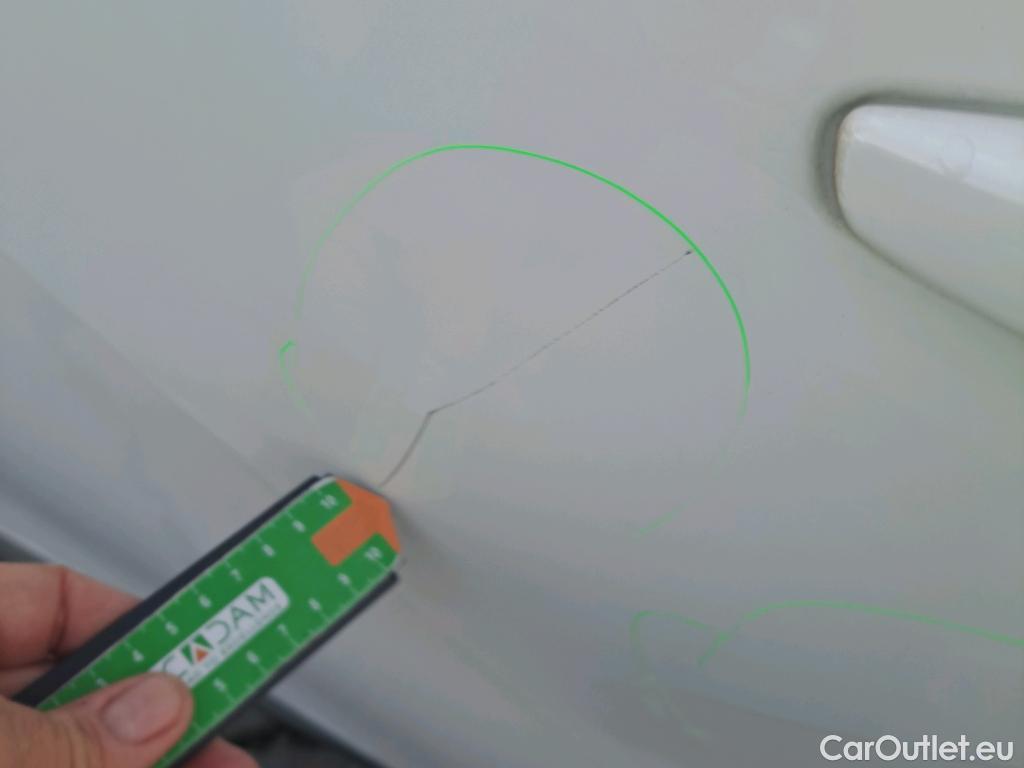  Peugeot  2008 PEUGEOT  / 2019 / 5P / todoterreno Allure BlueHDI 81kW (110CV) #3