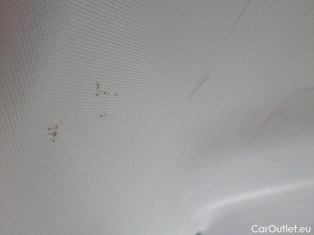  Peugeot  2008 PEUGEOT  / 2019 / 5P / todoterreno Allure Pack BlueHDI 81kW (110CV) #37