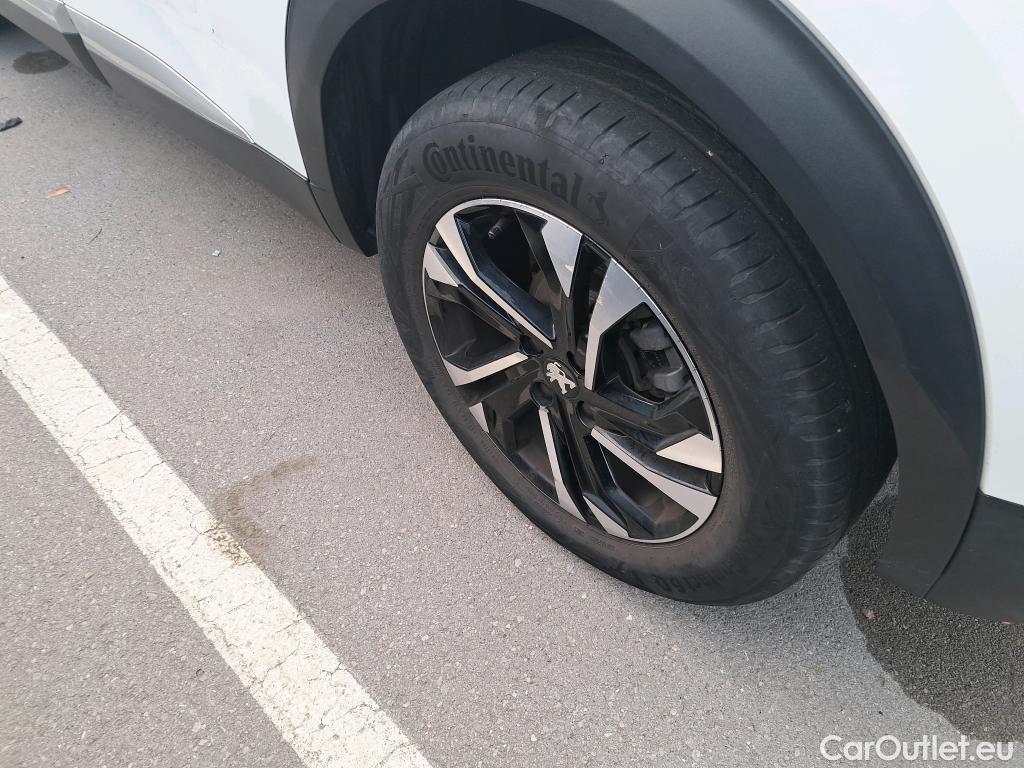  Peugeot  2008 PEUGEOT  / 2019 / 5P / todoterreno Allure BlueHDI 81kW (110CV) #37