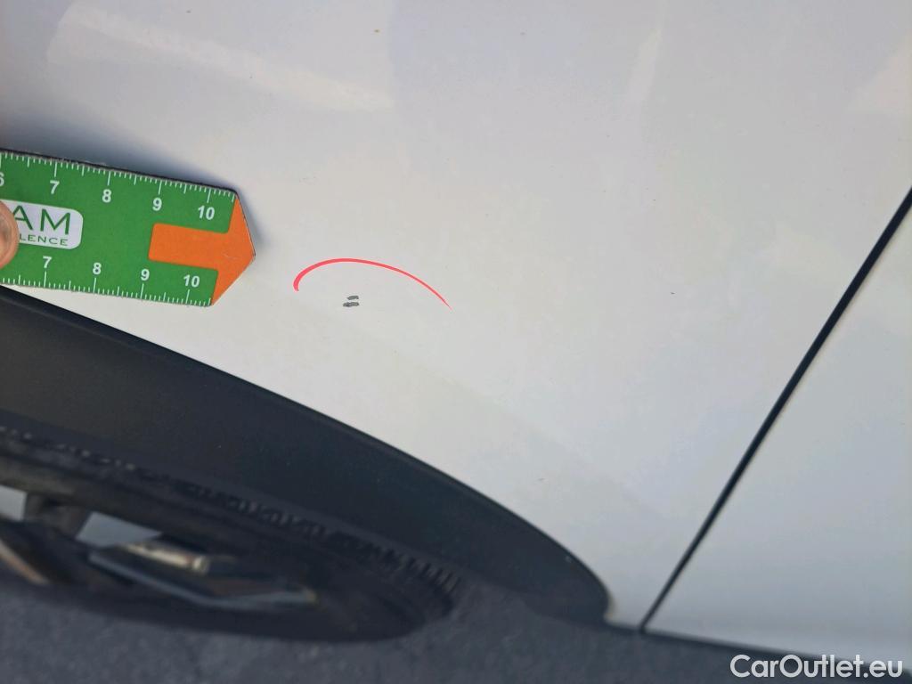  Peugeot  2008 PEUGEOT  / 2019 / 5P / todoterreno Allure Pack BlueHDI 81kW (110CV) #20