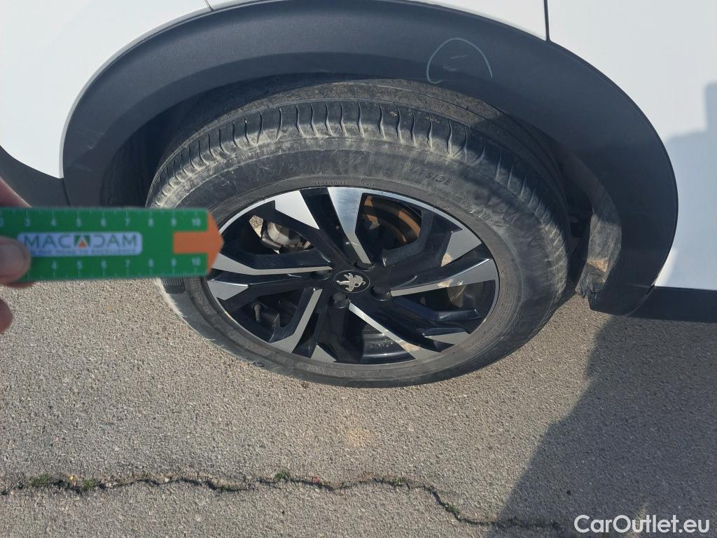  Peugeot  2008 PEUGEOT  / 2019 / 5P / todoterreno Allure Pack BlueHDI 81kW (110CV) #1