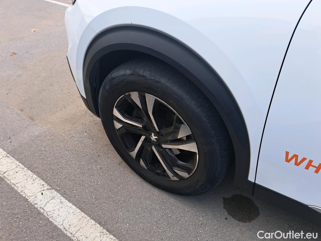  Peugeot  2008 PEUGEOT  / 2019 / 5P / todoterreno Allure BlueHDI 81kW (110CV) #1